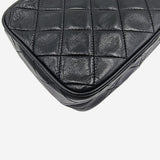 DIAMAND QUILTED CAMERA BAG taske fra brand: CHANEL - We Do Vintage