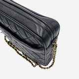 DIAMAND QUILTED CAMERA BAG taske fra brand: CHANEL - We Do Vintage