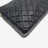 DIAMAND QUILTED CAMERA BAG taske fra brand: CHANEL - We Do Vintage