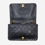 SORT FULL FLAP BAG taske fra brand: CHANEL - We Do Vintage