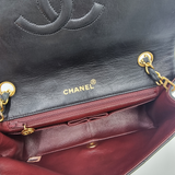 SORT FULL FLAP BAG taske fra brand: CHANEL - We Do Vintage
