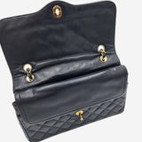 SJÆLDEN VINTAGE PARIS EXCLUSIVE FLAP BAG taske fra brand: CHANEL - We Do Vintage