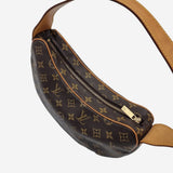 MONOGRAM CANVAS CROISSANT MM taske fra brand: LOUIS VUITTON - We Do Vintage