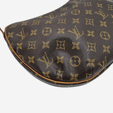 MONOGRAM CANVAS CROISSANT MM taske fra brand: LOUIS VUITTON - We Do Vintage