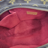 MONOGRAM CANVAS CROISSANT MM taske fra brand: LOUIS VUITTON - We Do Vintage