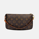 MONOGRAM CANVAS POCHETTE ACCESSOIRES taske fra brand: LOUIS VUITTON - We Do Vintage