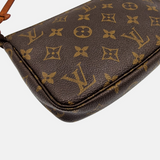 MONOGRAM CANVAS POCHETTE ACCESSOIRES taske fra brand: LOUIS VUITTON - We Do Vintage