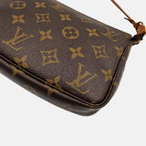 MONOGRAM CANVAS POCHETTE ACCESSOIRES taske fra brand: LOUIS VUITTON - We Do Vintage