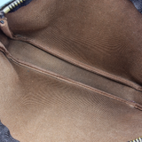 MONOGRAM CANVAS POCHETTE ACCESSOIRES taske fra brand: LOUIS VUITTON - We Do Vintage