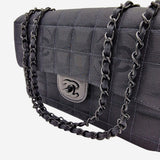 MEDIUM NEW TRAVEL LINE SINGLE FLAP BAG
