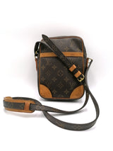 Monogram Canvas Danube taske fra brand: LOUIS VUITTON - We Do Vintage
