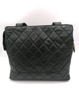 Sort CC Coated Canvas shoulder bag taske fra brand: CHANEL - We Do Vintage