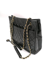 Sort vintage lambskin Tote taske fra brand: CHANEL - We Do Vintage