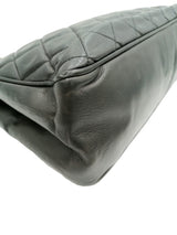 Sort vintage lambskin Tote taske fra brand: CHANEL - We Do Vintage