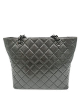 Sort black on black Tote taske fra brand: CHANEL - We Do Vintage