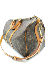 Monogram Canvas Keepall Bandouliere 45 taske fra brand: LOUIS VUITTON - We Do Vintage