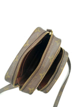 Monogram Canvas Amazone taske fra brand: LOUIS VUITTON - We Do Vintage