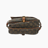 Monogram Canvas Saumur 30 taske fra brand: LOUIS VUITTON - We Do Vintage