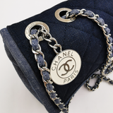 Limited Edition Medium Denim Flap Bag taske fra brand: CHANEL - We Do Vintage