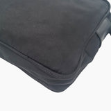 Sort nylon crossbody taske fra brand: PRADA - We Do Vintage