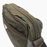 BRUN NYLON CROSSBODY taske fra brand: PRADA - We Do Vintage