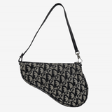 Sort Jacquard Canvas Saddle taske fra brand: DIOR - We Do Vintage