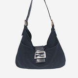 Sort canvas mamma baguette taske fra brand: FENDI - We Do Vintage