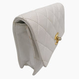 Hvid classic CC beltbag taske fra brand: CHANEL - We Do Vintage