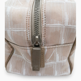 Beige New Travel Line Collection taske fra brand: CHANEL - We Do Vintage