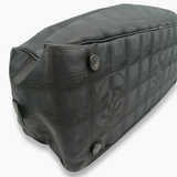 Sort New Travel Line collection taske fra brand: CHANEL - We Do Vintage