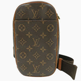 Monogram Pochette Gange taske fra brand: LOUIS VUITTON - We Do Vintage