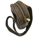 Monogram Canvas Pochette Gange taske fra brand: LOUIS VUITTON - We Do Vintage