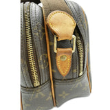 Monogram Canvas Reporter PM taske fra brand: LOUIS VUITTON - We Do Vintage