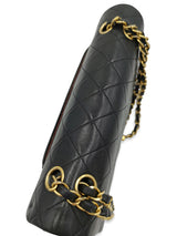 Sort Classic double flap medium taske fra brand: CHANEL - We Do Vintage