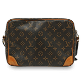 Monogram Canvas Nile MM taske fra brand: LOUIS VUITTON - We Do Vintage
