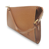 Brun Epi læder Pochette Accessoires taske fra brand: LOUIS VUITTON - We Do Vintage