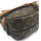 Monogram Canvas Saumur 30 taske fra brand: LOUIS VUITTON - We Do Vintage