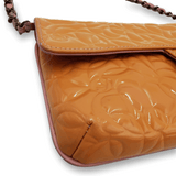 Orange Camellia patent flap bag taske fra brand: CHANEL - We Do Vintage