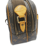 Monogram Canvas Reporter PM taske fra brand: LOUIS VUITTON - We Do Vintage