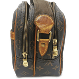 Monogram Canvas Reporter PM taske fra brand: LOUIS VUITTON - We Do Vintage