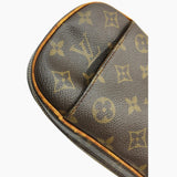 Monogram Pochette Gange taske fra brand: LOUIS VUITTON - We Do Vintage