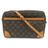 Monogram Coated Canvas Trocadéro 30 taske fra brand: LOUIS VUITTON - We Do Vintage