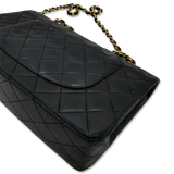 Sort Classic flap medium taske fra brand: CHANEL - We Do Vintage