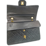 Sort Classic flap medium taske fra brand: CHANEL - We Do Vintage