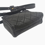 Sort CC Charm belt bag taske fra brand: CHANEL - We Do Vintage