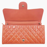 Orange patent woc taske fra brand: CHANEL - We Do Vintage