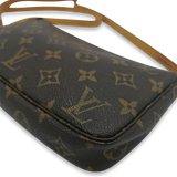Monogram Canvas Pochette Accessoires m. crossbody rem taske fra brand: LOUIS VUITTON - We Do Vintage