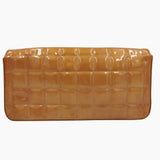 Orange patent east west chocolate bar taske fra brand: CHANEL - We Do Vintage
