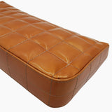 Orange patent east west chocolate bar taske fra brand: CHANEL - We Do Vintage