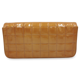 Orange patent east west chocolate bar taske fra brand: CHANEL - We Do Vintage